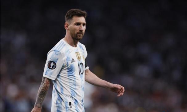 解放军报社论：坚定捍卫人民军队政治本色